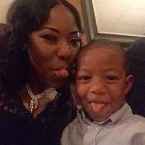 Meet your Posher, Dominique